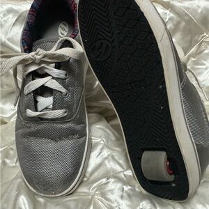 Heelys size youth 6 grey